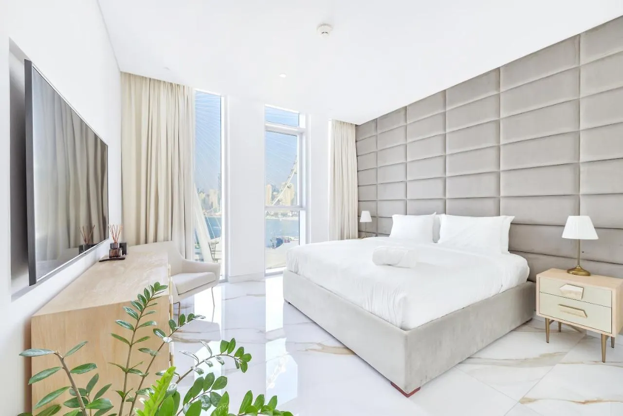 Lavish & Equipped Oceanfront 2 Bedroom Facing Ain Dubai United Arab Emirates