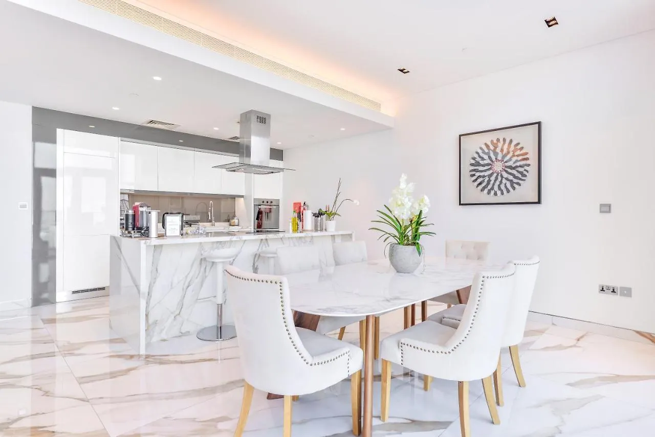 Lavish & Equipped Oceanfront 2 Bedroom Facing Ain Dubai Apartment