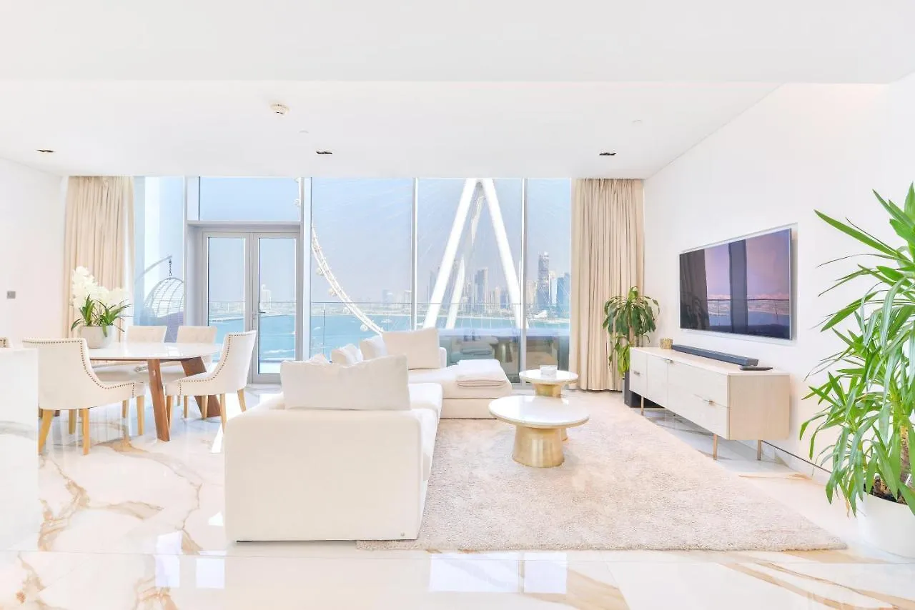 Lavish & Equipped Oceanfront 2 Bedroom Facing Ain Dubai location