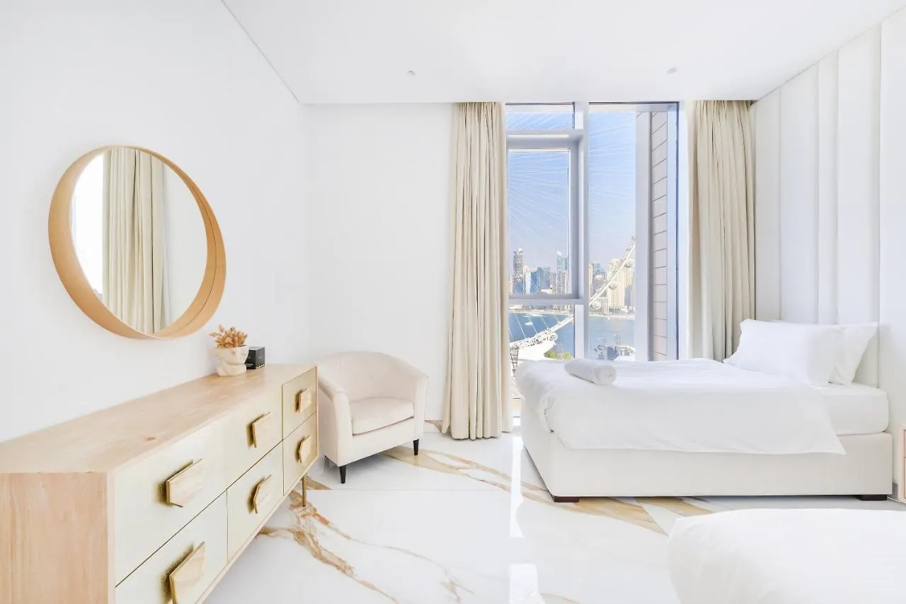 Lavish & Equipped Oceanfront 2 Bedroom Facing Ain Dubai Apartment