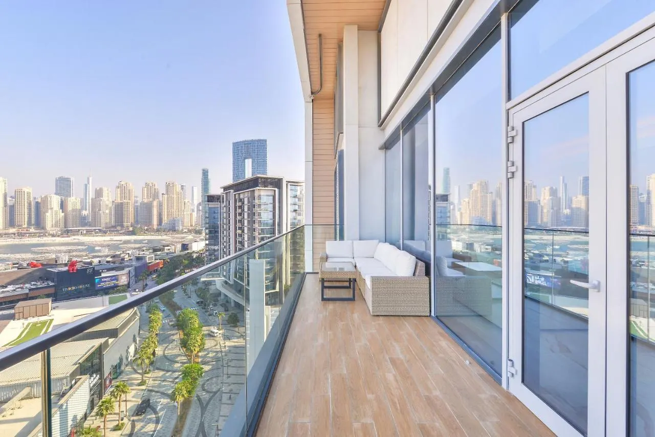 Lavish & Equipped Oceanfront 2 Bedroom Facing Ain Dubai 0*,