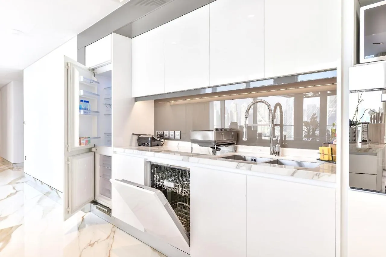 Lavish & Equipped Oceanfront 2 Bedroom Facing Ain Dubai United Arab Emirates